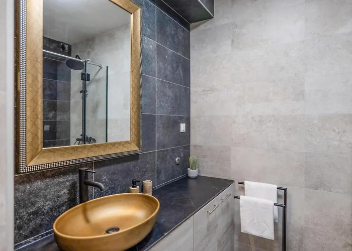 5 Bedroom Beautiful In Дом отдыха Затон
