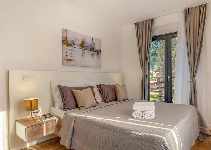 5 Bedroom Beautiful In Дом отдыха Затон